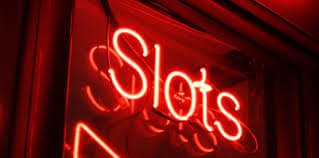 Antarmuka live casino dengan dealer profesional dan tampilan meja bermain modern